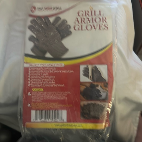 NIB One Size Grill Armor Gloves - Picture 3 of 16